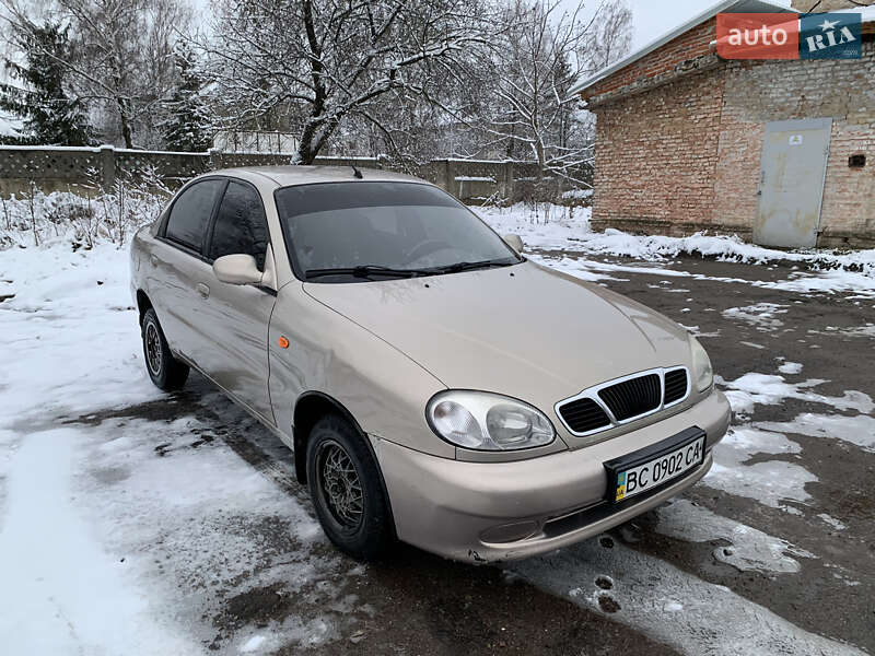 Седан Daewoo Lanos 2008 в Золочеві