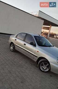 Седан Daewoo Lanos 2004 в Томашполі