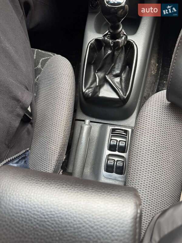 Седан Daewoo Lanos 2004 в Днепре