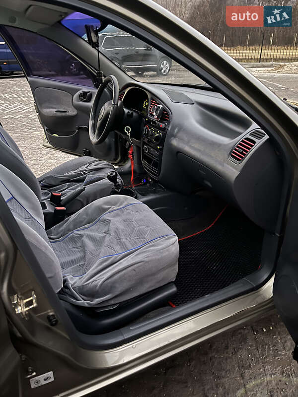 Седан Daewoo Lanos 2006 в Кременце