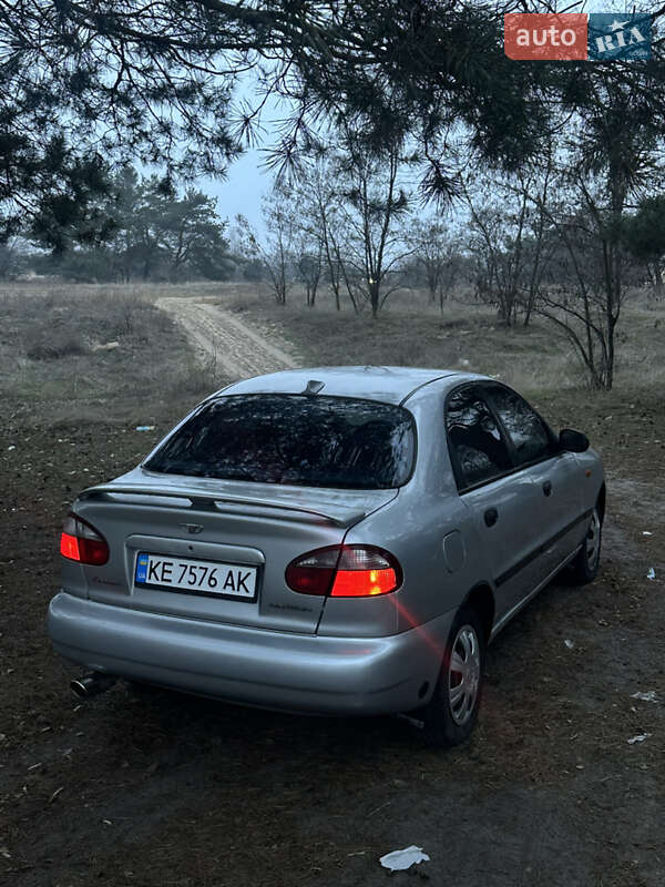 Седан Daewoo Lanos 2001 в Днепре