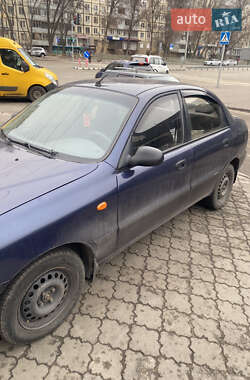 Седан Daewoo Lanos 2004 в Дніпрі