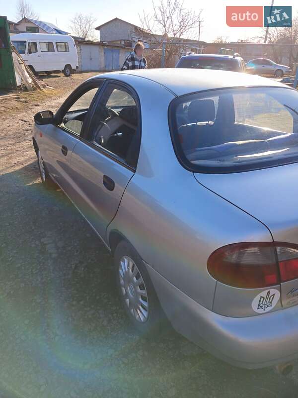 Седан Daewoo Lanos 2003 в Львове