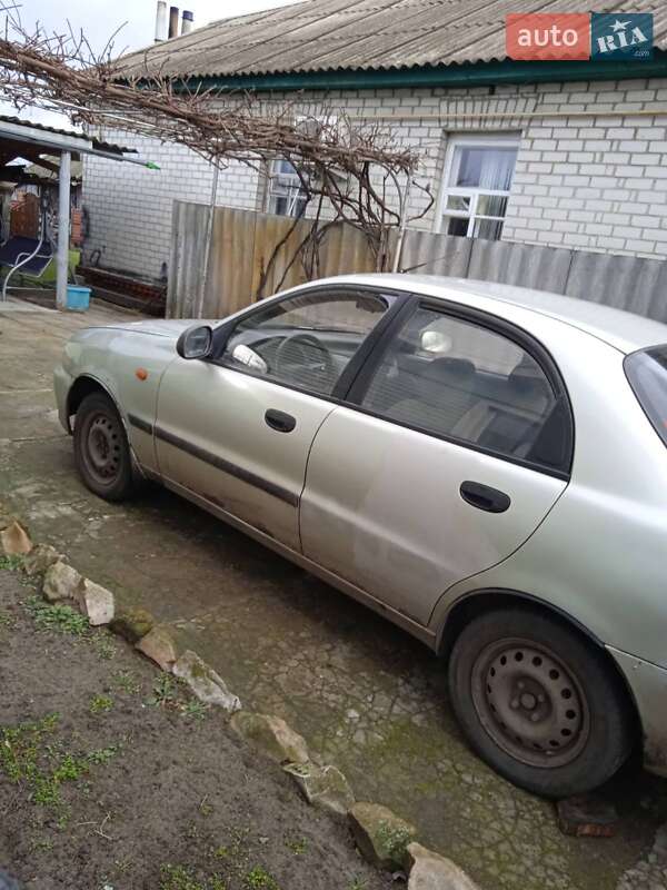 Седан Daewoo Lanos 2010 в Сновске
