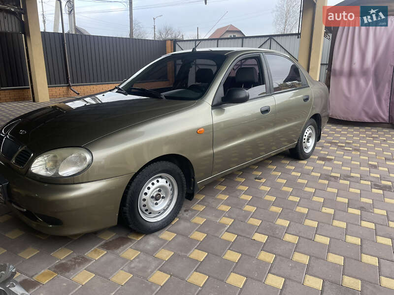 Седан Daewoo Lanos 2004 в Киеве