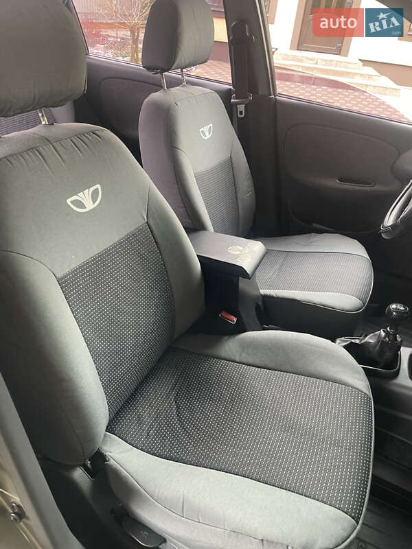 Седан Daewoo Lanos 2004 в Киеве