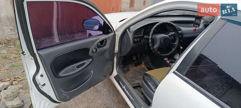 Седан Daewoo Lanos 1998 в Жовтих Водах