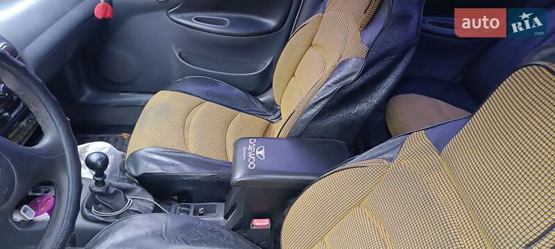Седан Daewoo Lanos 1998 в Жовтих Водах