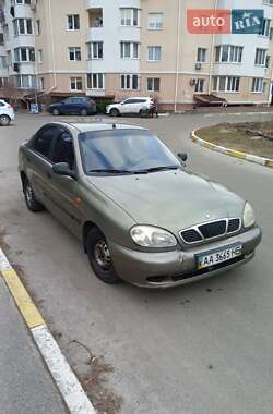 Седан Daewoo Lanos 2004 в Киеве