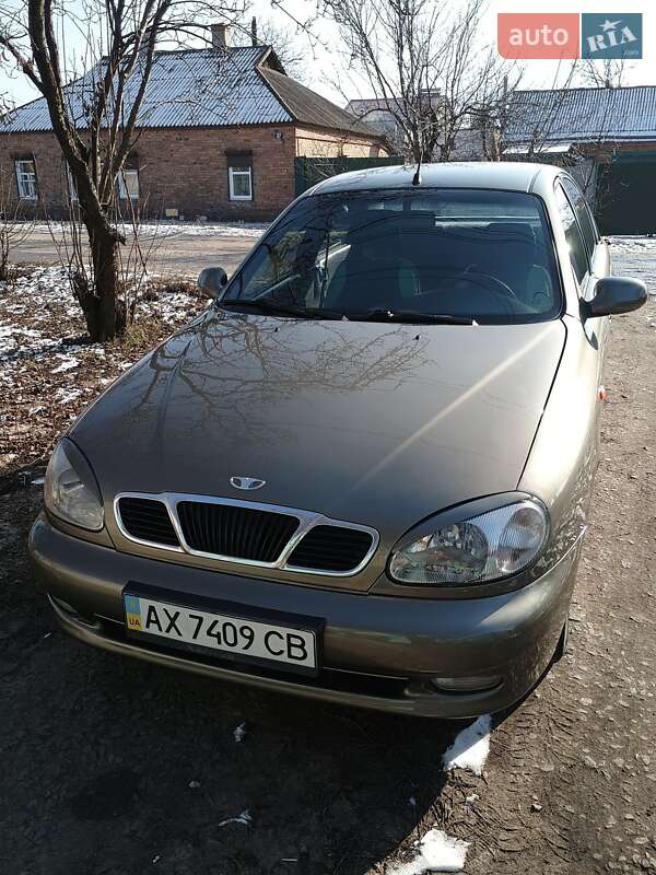 Седан Daewoo Lanos 2003 в Краснограде