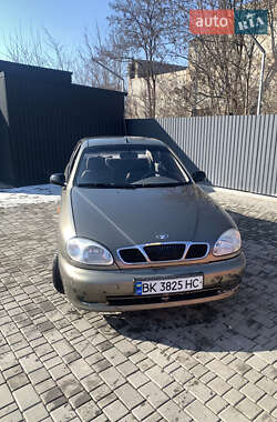 Седан Daewoo Lanos 2004 в Ровно