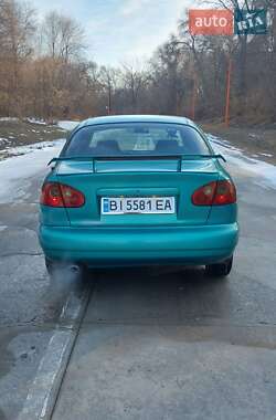 Седан Daewoo Lanos 1998 в Градижске