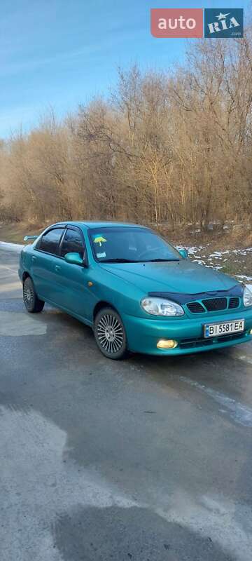Седан Daewoo Lanos 1998 в Градижске