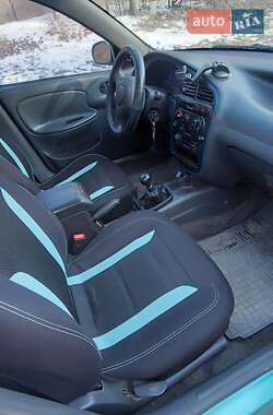 Седан Daewoo Lanos 1998 в Градижске