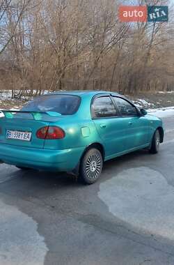 Седан Daewoo Lanos 1998 в Градижске