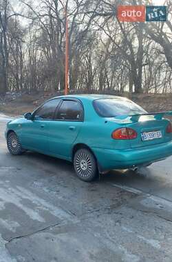 Седан Daewoo Lanos 1998 в Градижске