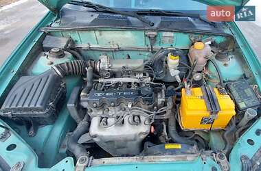 Седан Daewoo Lanos 1998 в Градижске