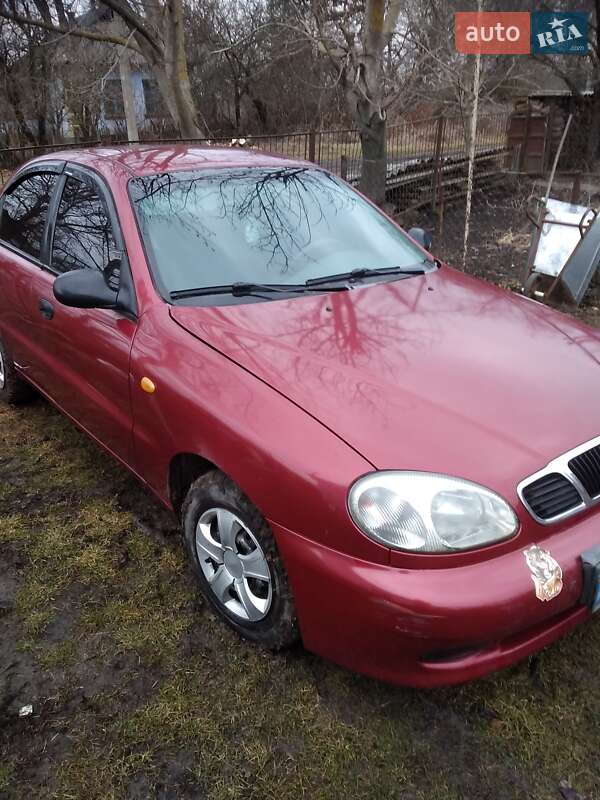 Седан Daewoo Lanos 2004 в Волочиске