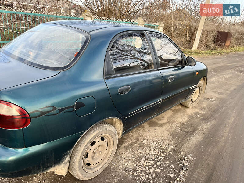 Седан Daewoo Lanos 2005 в Кривом Озере