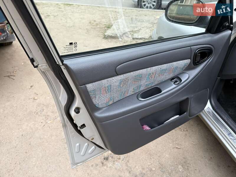 Седан Daewoo Lanos 2005 в Николаеве