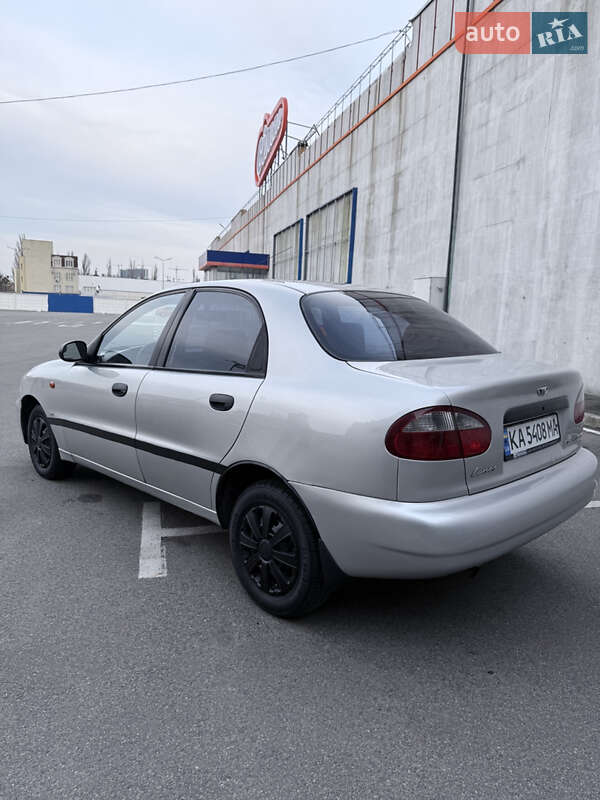 Седан Daewoo Lanos 2002 в Киеве