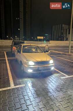 Седан Daewoo Lanos 2004 в 