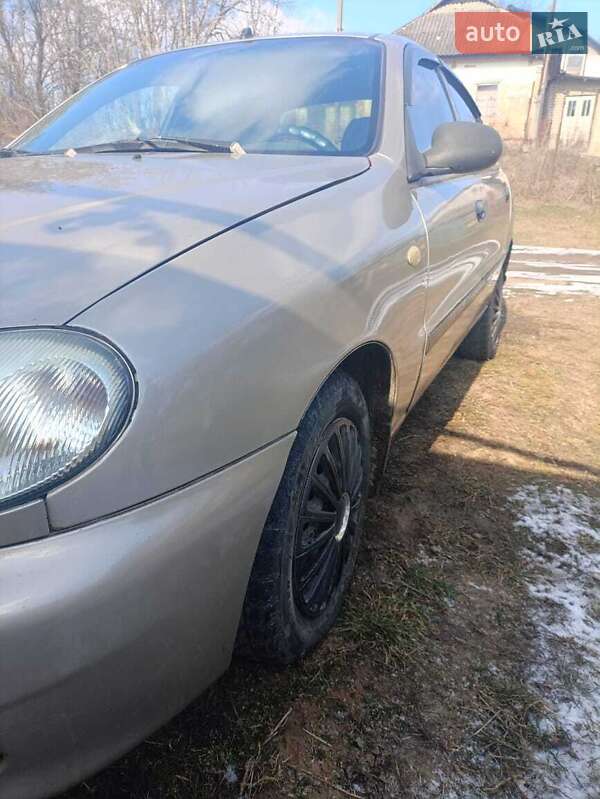 Седан Daewoo Lanos 2008 в Ладижині