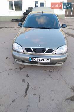 Седан Daewoo Lanos 2004 в Сарнах