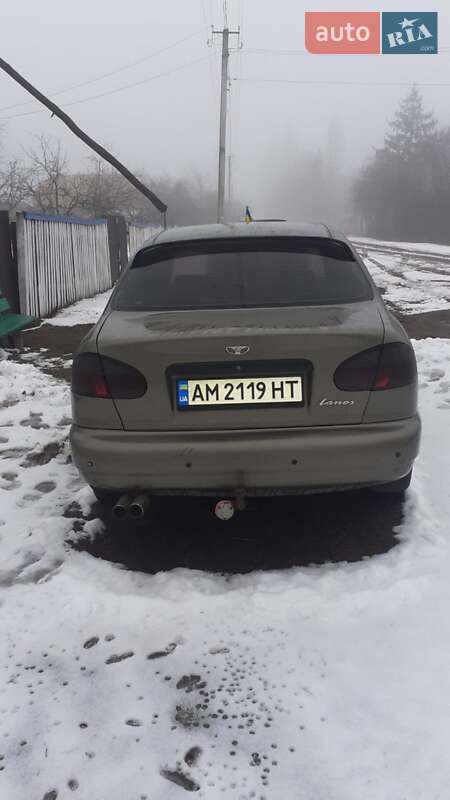 Седан Daewoo Lanos 2003 в Малині