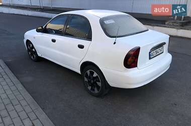 Седан Daewoo Lanos 2004 в 