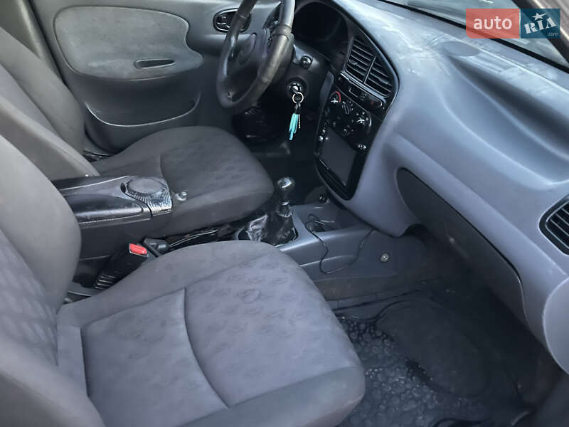 Седан Daewoo Lanos 2004 в Солотвине