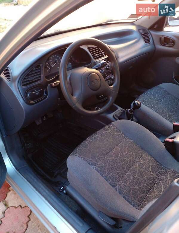 Седан Daewoo Lanos 2004 в Заставной