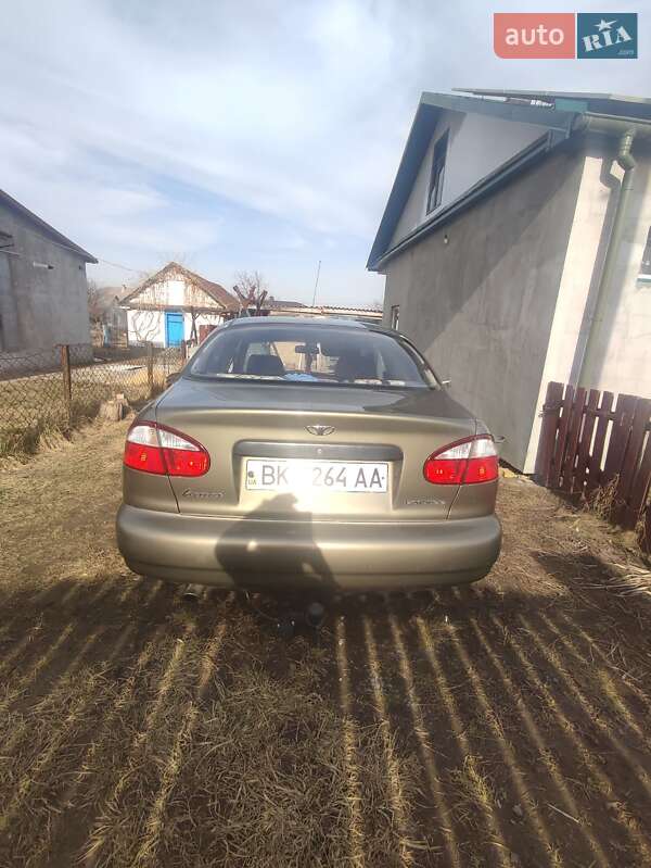 Седан Daewoo Lanos 2004 в Демидівці