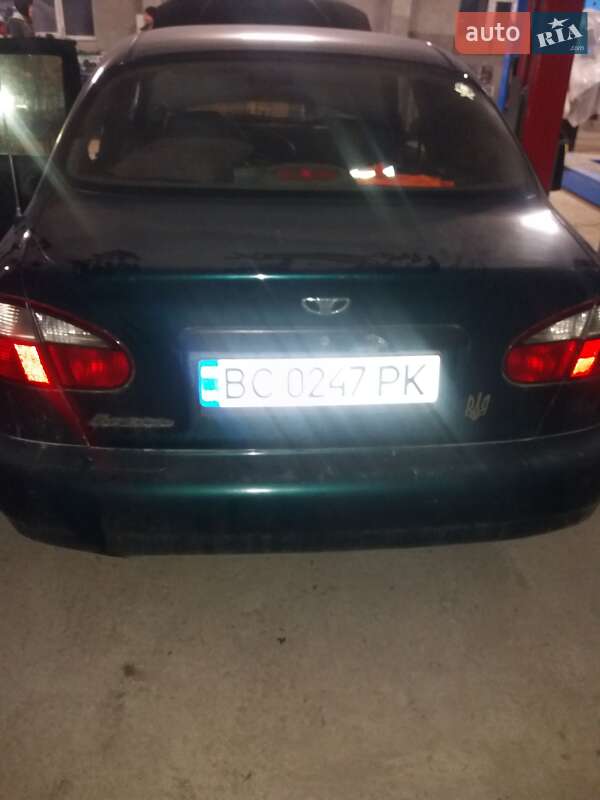 Седан Daewoo Lanos 2002 в Ивано-Франково
