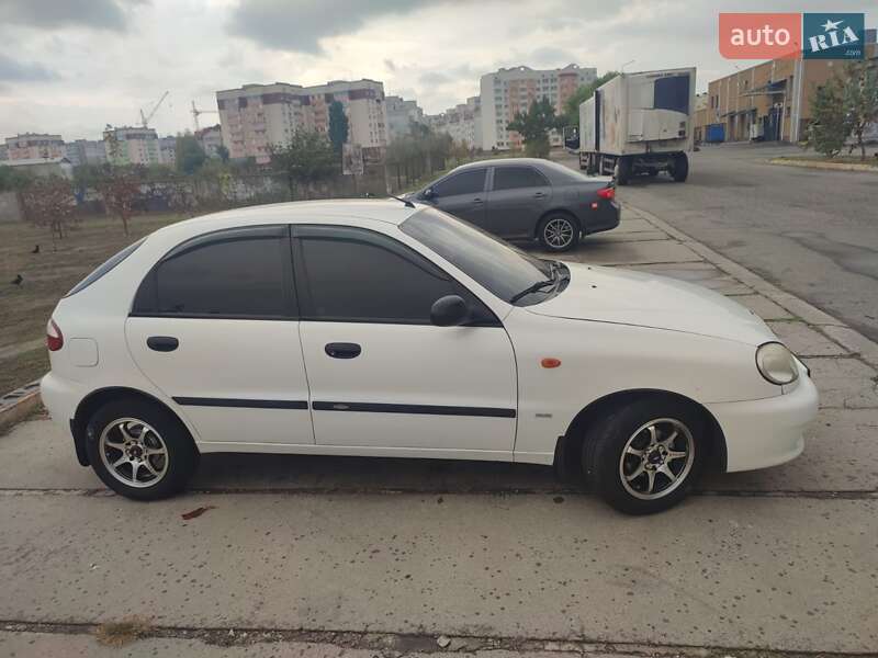 Хэтчбек Daewoo Lanos 2004 в Херсоне