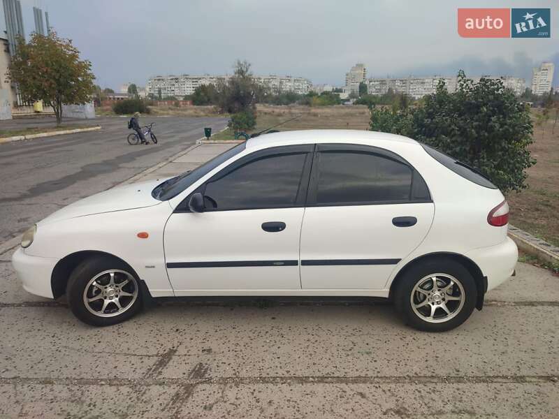 Хэтчбек Daewoo Lanos 2004 в Херсоне