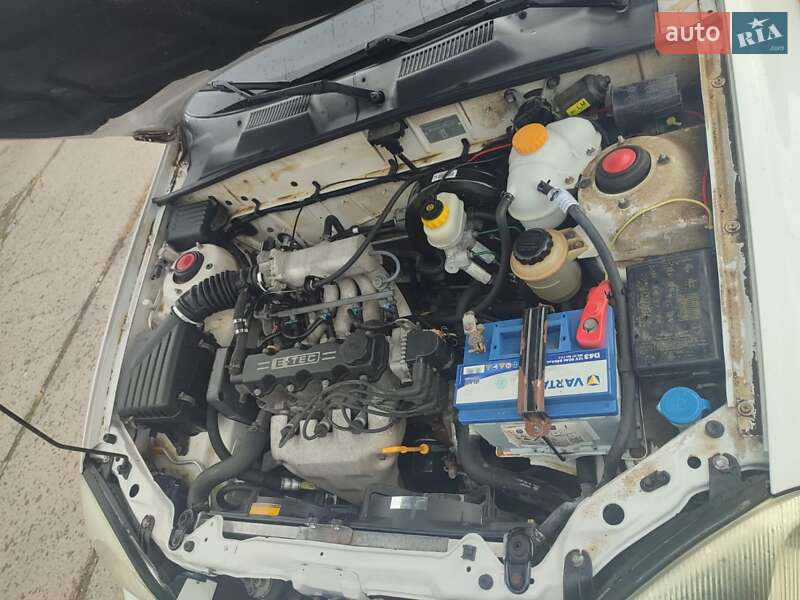Хэтчбек Daewoo Lanos 2004 в Херсоне