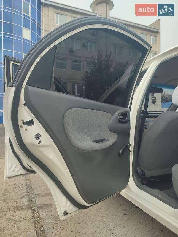 Хэтчбек Daewoo Lanos 2004 в Херсоне
