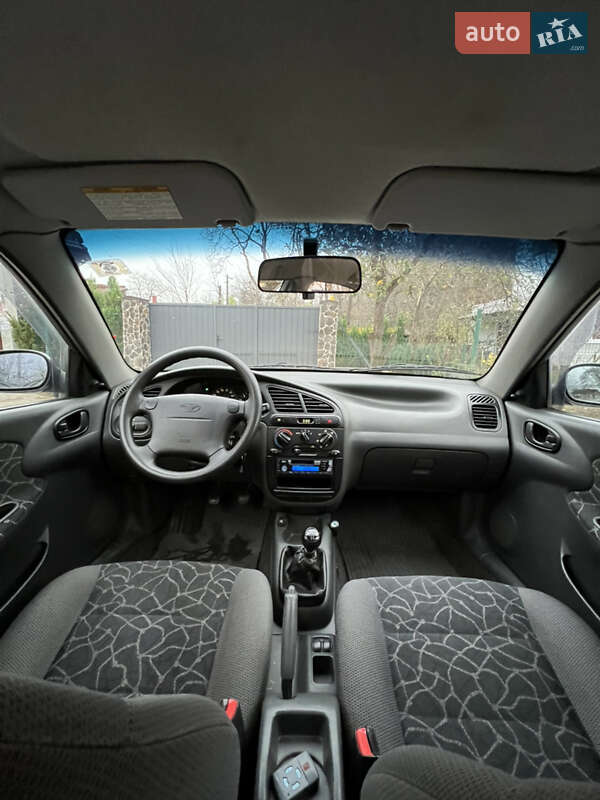 Седан Daewoo Lanos 2003 в Львове