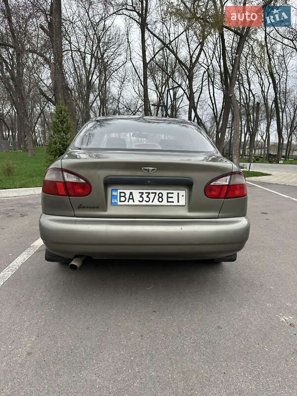 Седан Daewoo Lanos 2004 в Олександрії