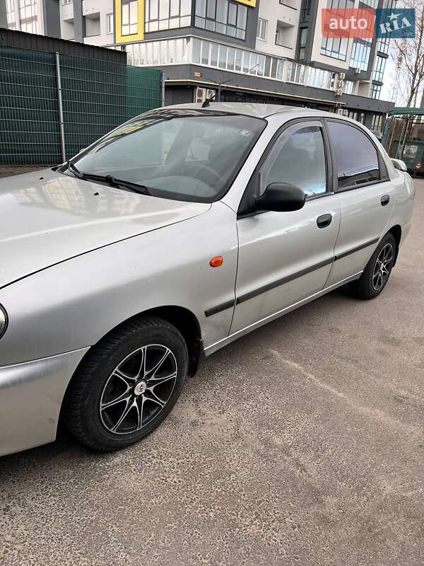 Седан Daewoo Lanos 2003 в Львове