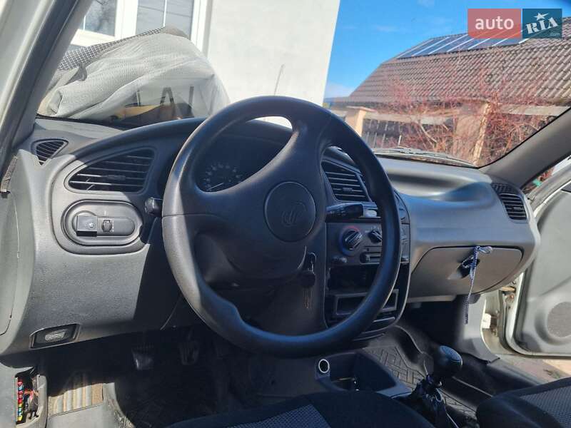 Седан Daewoo Lanos 2012 в Киеве