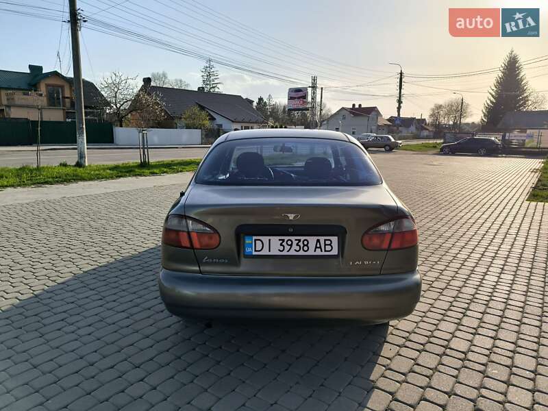 Седан Daewoo Lanos 2001 в Коломые