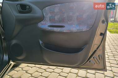 Седан Daewoo Lanos 2001 в Коломые