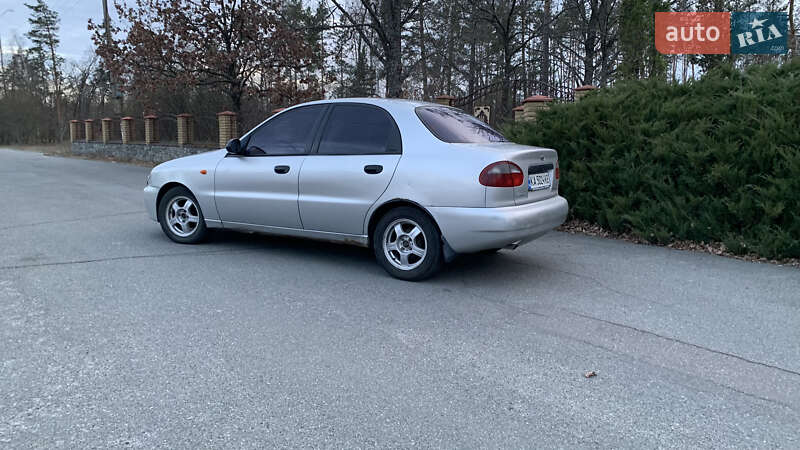 Седан Daewoo Lanos 2002 в Малине