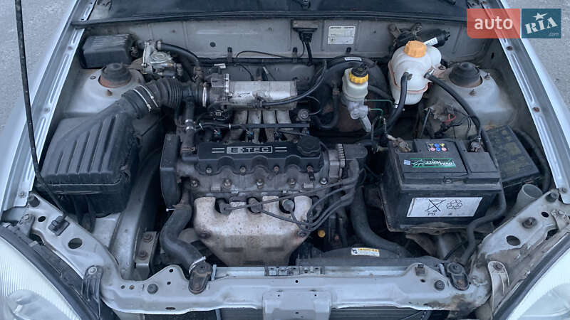 Седан Daewoo Lanos 2002 в Малине