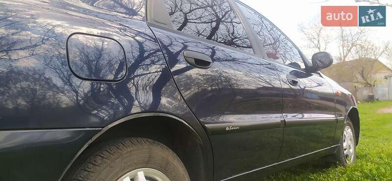 Седан Daewoo Lanos 2004 в Ромнах