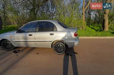 Седан Daewoo Lanos 2004 в Синельниковому