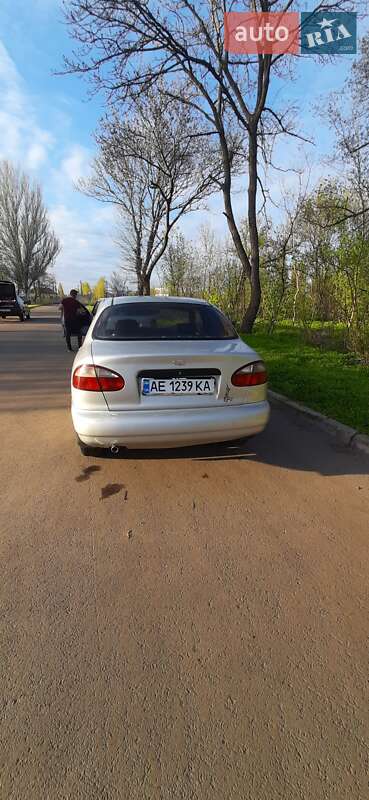Седан Daewoo Lanos 2004 в Синельниковому