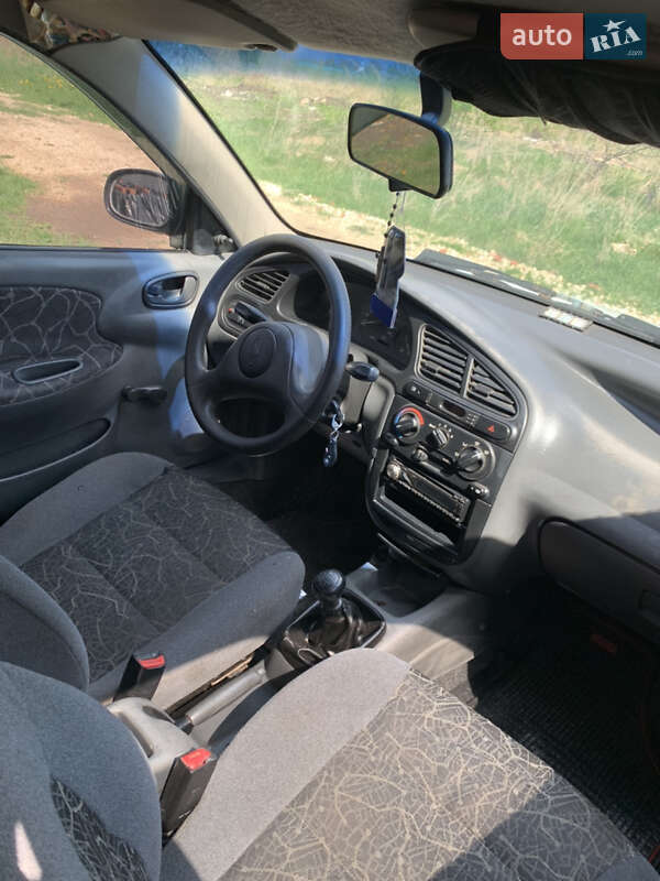 Седан Daewoo Lanos 2003 в Городке